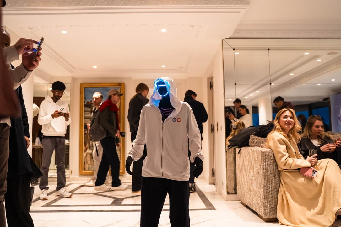 Robot Mascot Activation - ETHCC Cannes