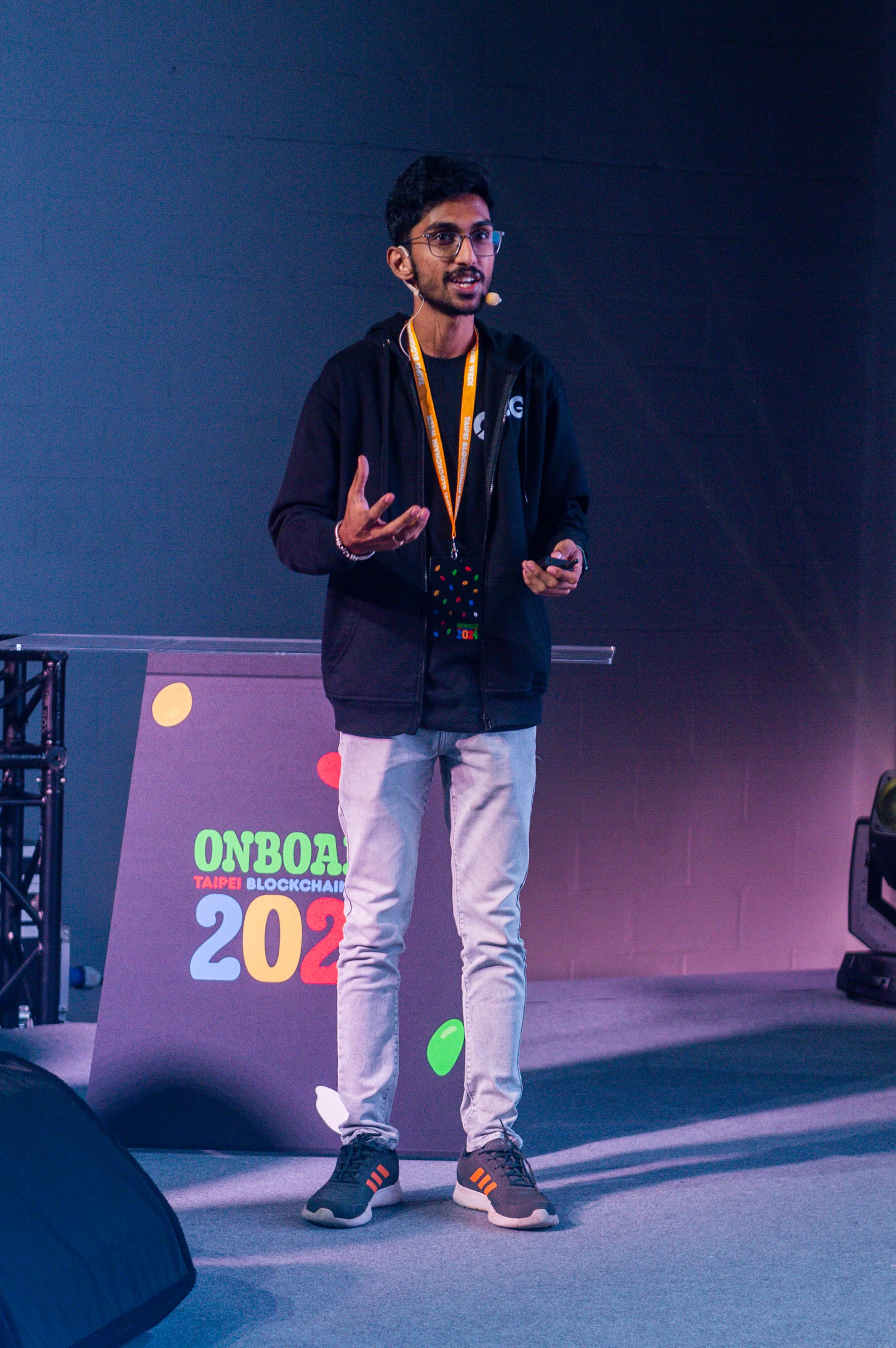 Speaking Gesture - Taipei Blockchain Week