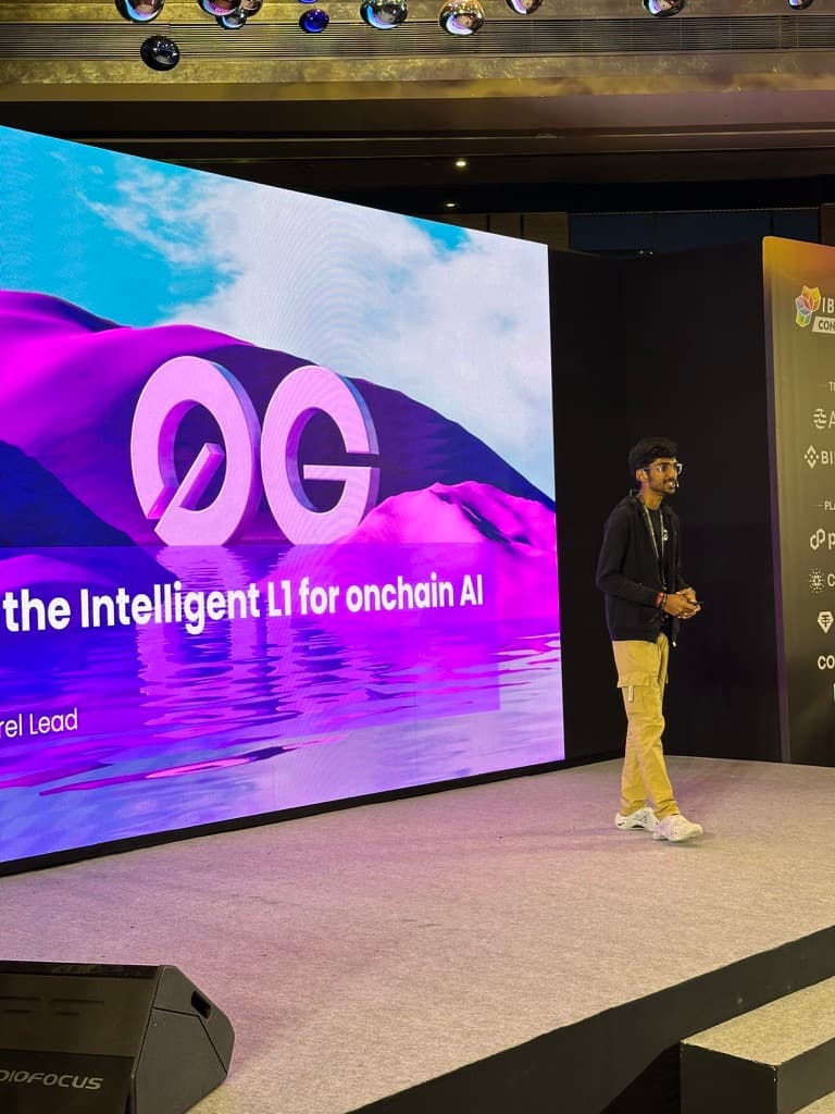 0G Slide Full Body - India Blockchain Week